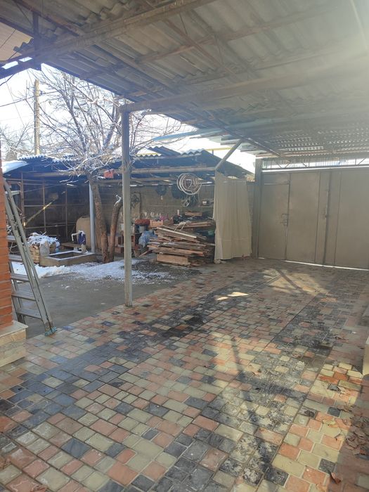 Hovli sotiladi 6 sotix