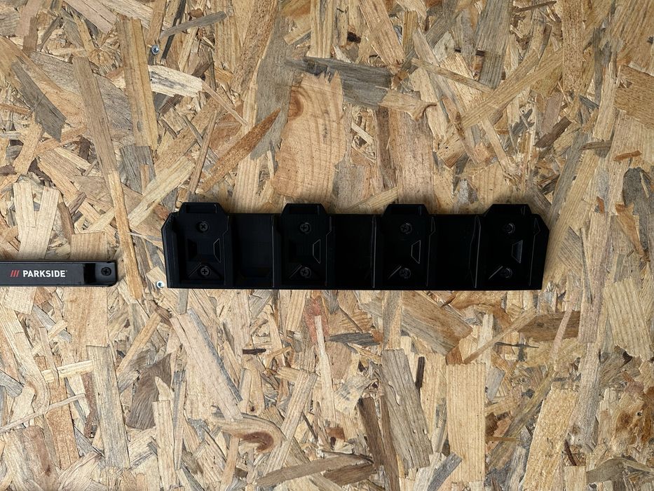 Стойки / държачи за  Parkside X20V батерии и зарядно