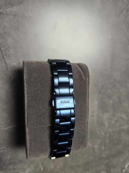 GUESS - Дамски часовник