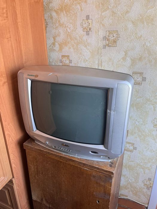 Отдам бесплатно 2 телевизора