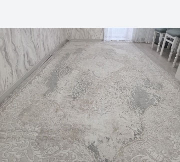 Ковёр для зала и кухни красивый