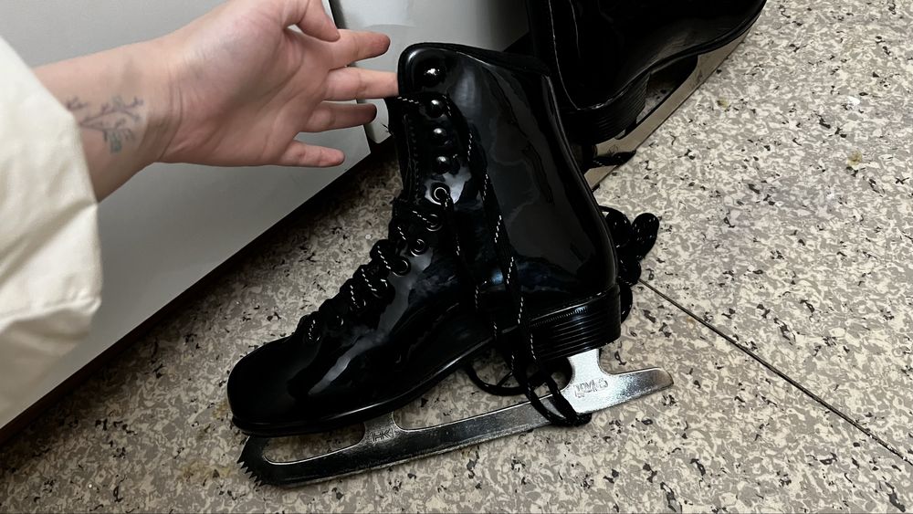 Продам коньки 37-38 рр