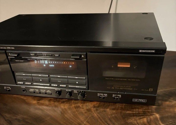 Продавам Двукасетен реверсен дек Denon DRW-850