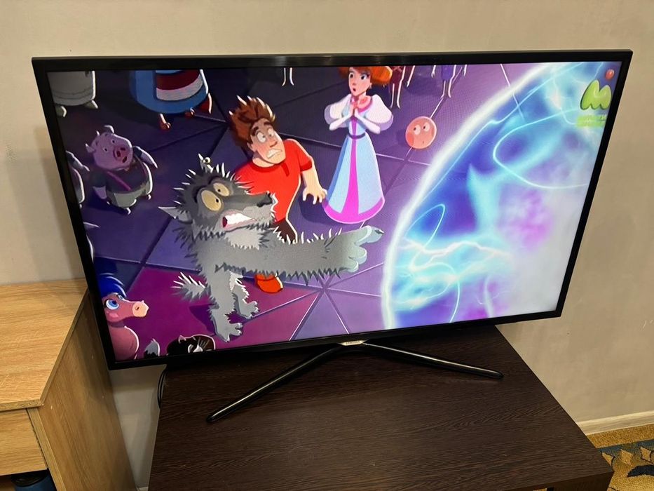 Продам смарт тв срочно