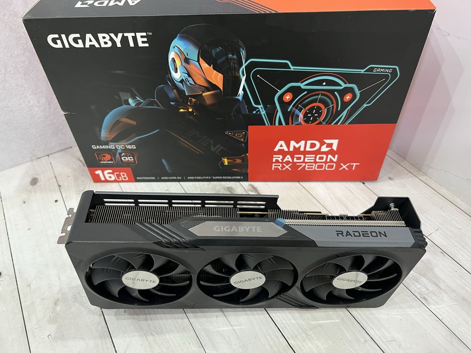 Видеоеарта Radeon RX 7800XT 16Gb