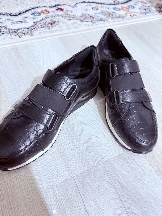 Продам мужск обувь