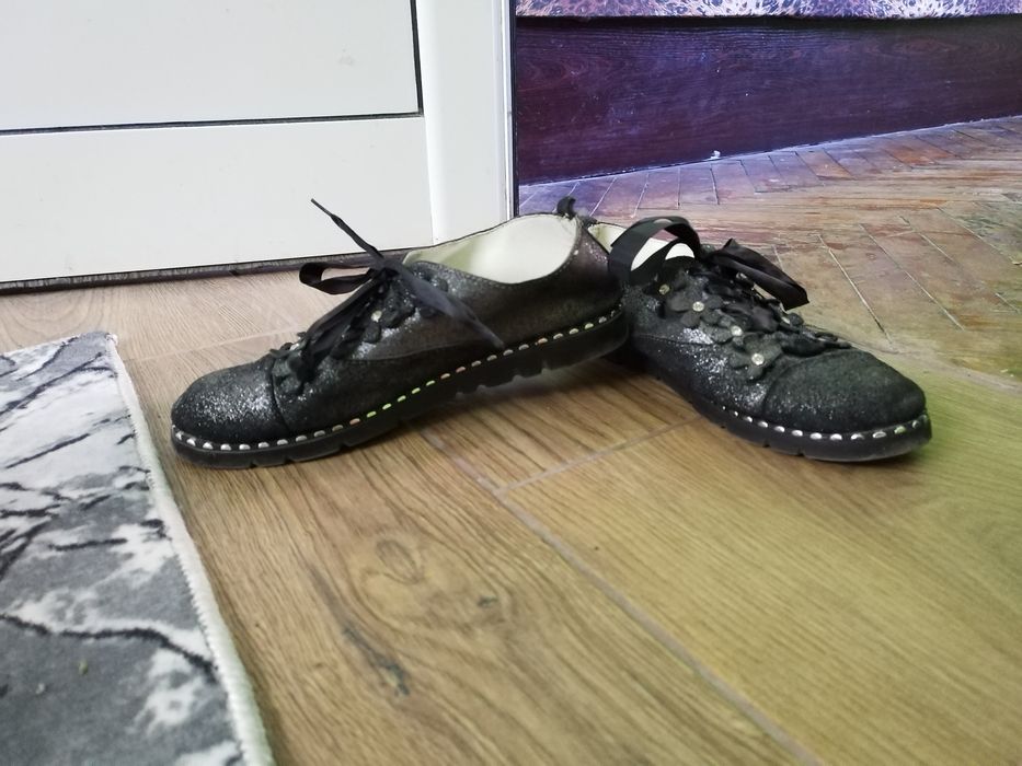 Ново дамски обувки оригинални