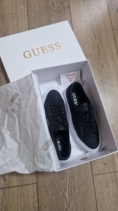 Дамски кецове GUESS