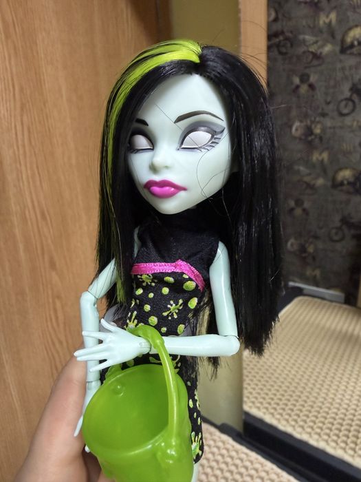 Продам куклу монстр хай!