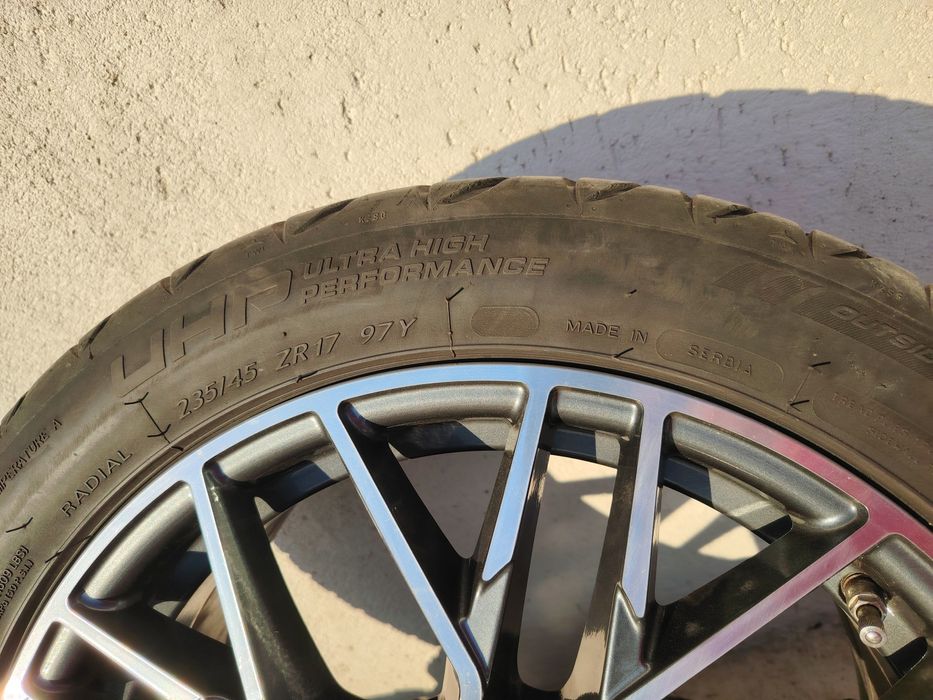 Vând anvelope de vara 235/45/R17