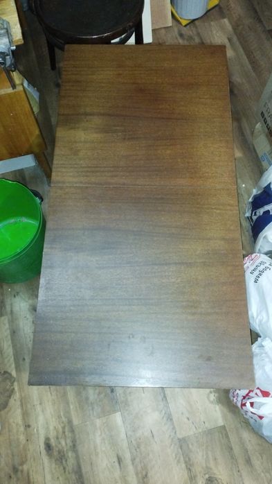 Холна маса с колелца