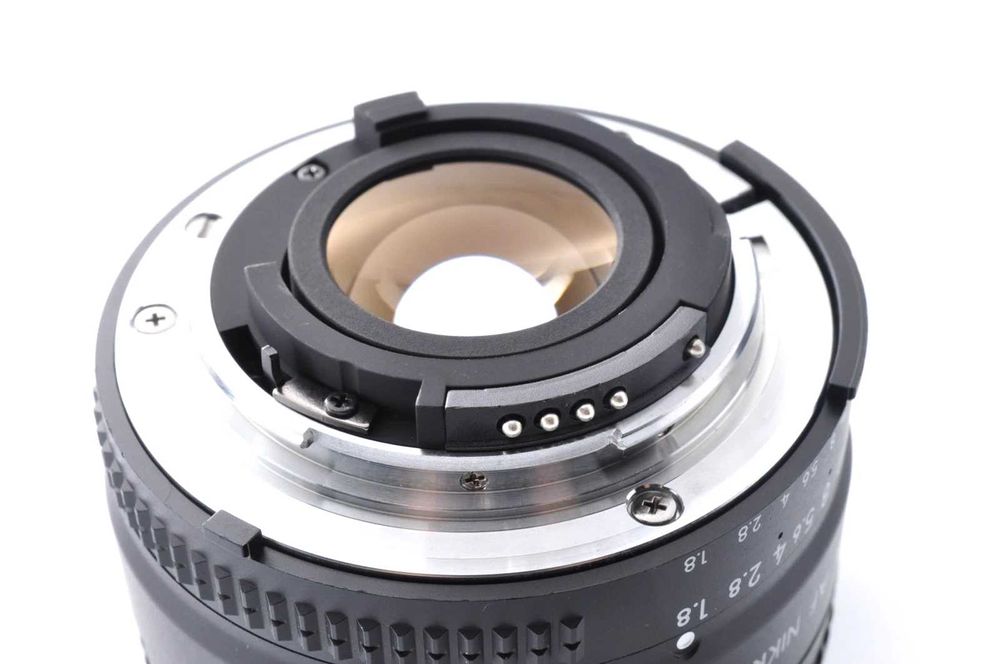 Nikon AF Nikkor 50mm f/1.8D ,stare excelenta ,ca nou  in box cu capace