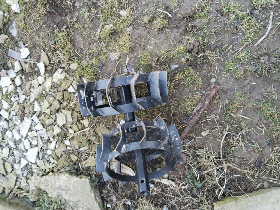 Motosăpătoare Bronto cu diferite accesorii