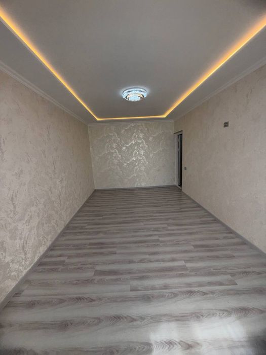 Срочно Продается 3х ком переделано 4х ком 77 серия на 2 этаже Мархабо