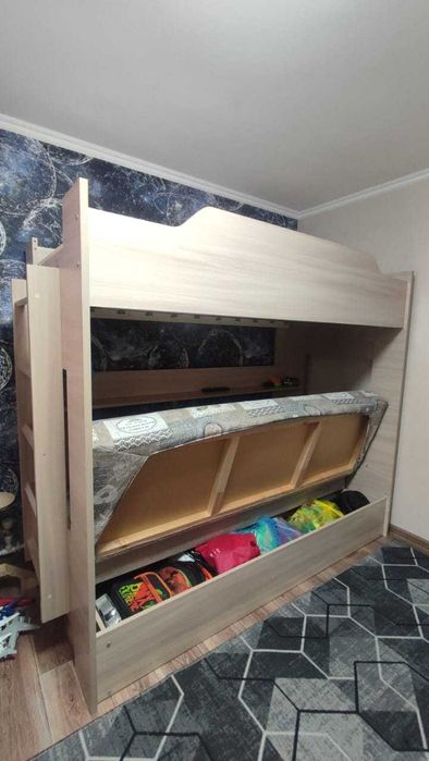 двухъярусная кровать