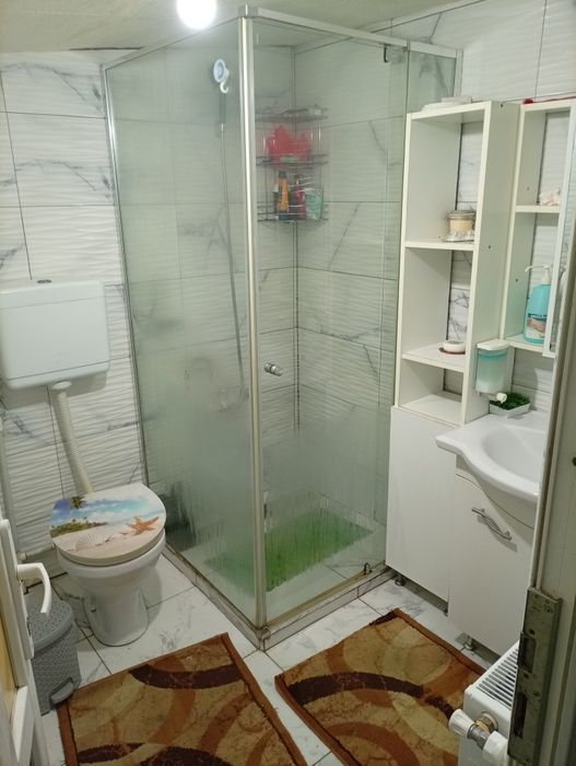 Vând 1/3 din casă +curte