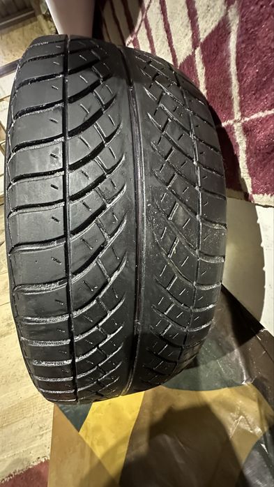 Продам шины BRIDGESTONE R17/ 215/50