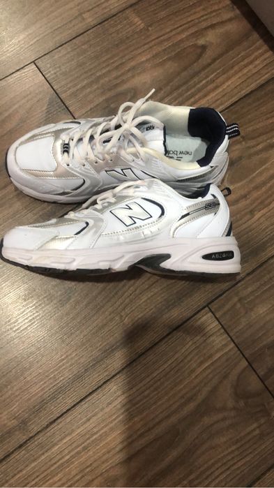 Продам кроссовки