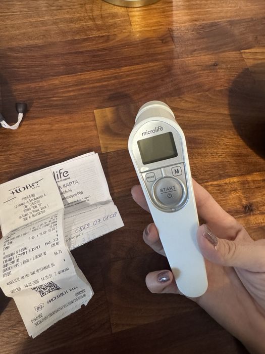 Безконтактен термометър Microlife