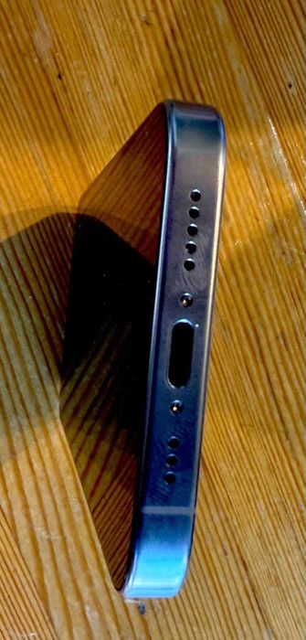 vand iphone 16 pro  perfecta stare de functionare