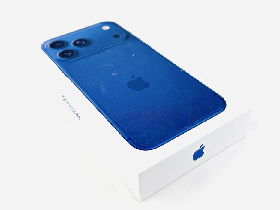 НАЛИЧЕН! Apple iPhone 17 Pro Max 256GB Deep Blue Гаранция!