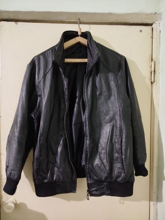 Продам кожаные куртки.