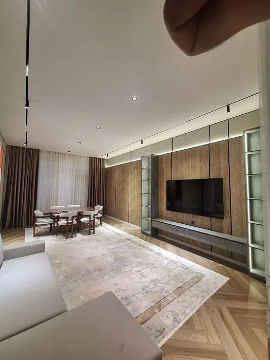 срочно продается хай-тек Евродом Амур-Темур махалла 3-соток 4-уровень