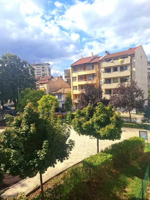 Продавам тристаен апартмент идеален център гр.Габрово