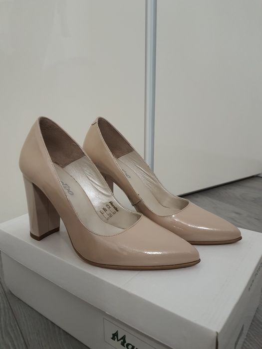 Pantofi bej nr 36