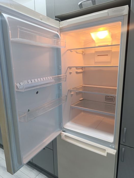 Холодильник Indesit 30 тыс