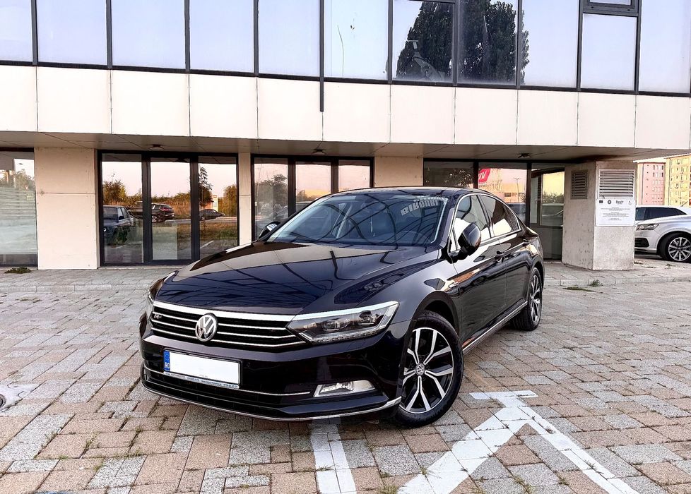 Volkswagen Passat 4Motion 4x4 280cp Highline LED Distronic piele ambientale cameră