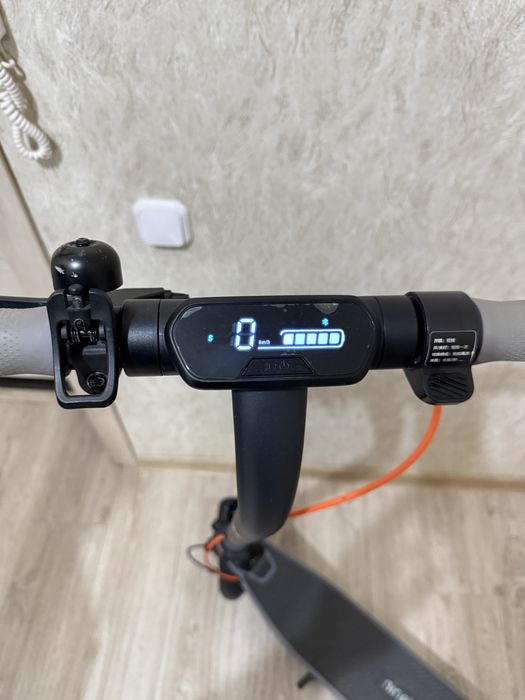 Продам электросамокат Ninebot E2 plus