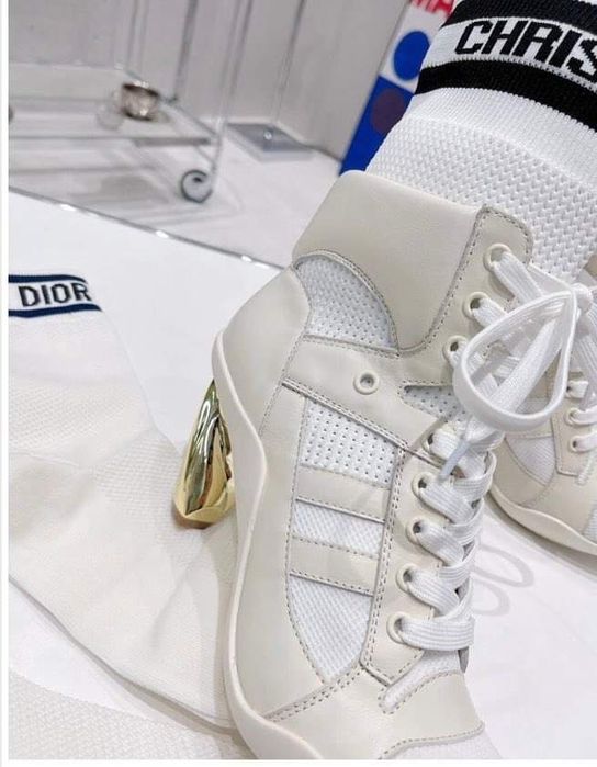 Уникални боти Диор