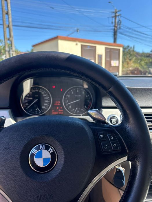 Oferta pana la data de 02.06 5900€ BMW 330i E92 Coupe – San Marino Blue – LED Adaptive
