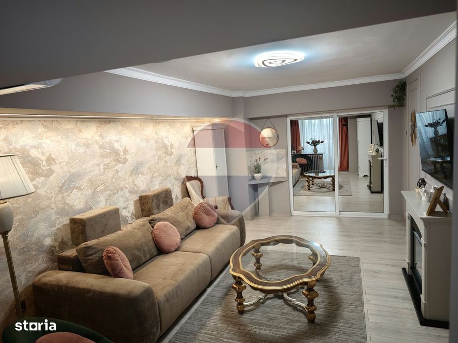DE INCHIRIAT Apartament cu 3 camere în zona P-ta Alba Iulia