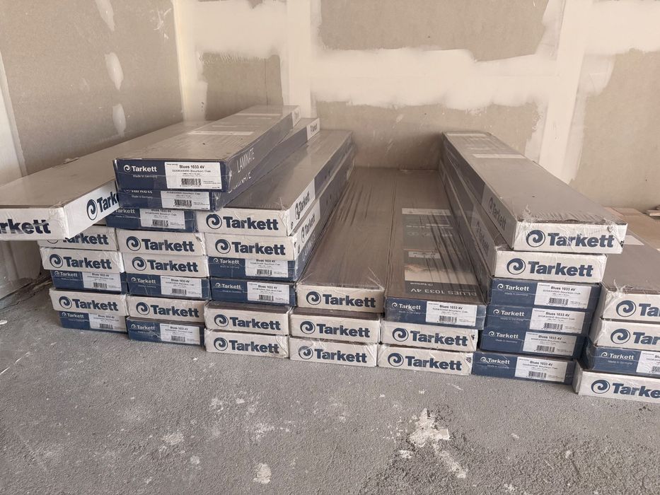 Нов ламиниран  паркет