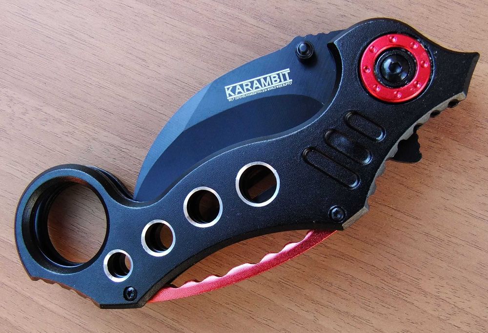 Сгъваем нож /карамбит/