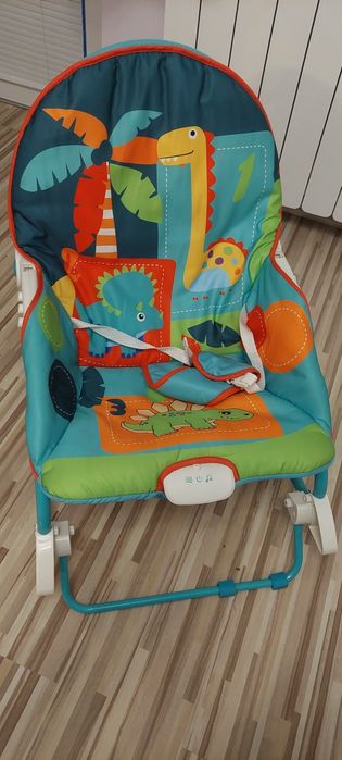 музикален шезлонг за бебе
