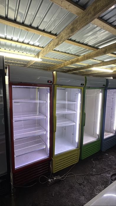 Продам витрины холодильники