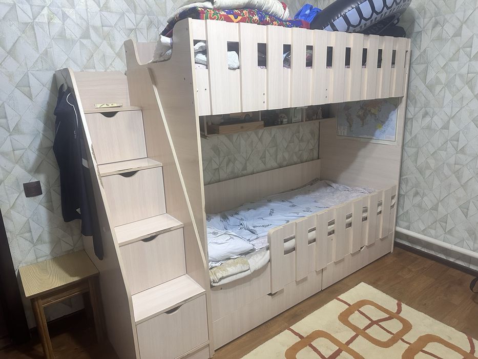 2-х ярусная кровать с ящиками и задвижками