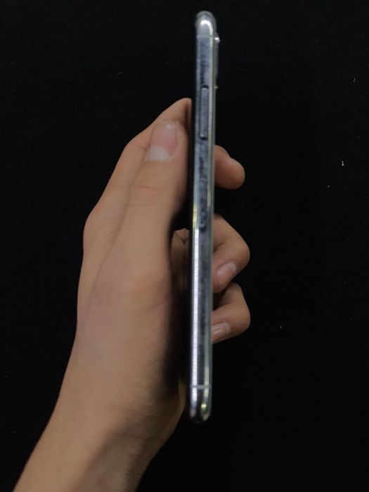 Iphone xs 64tali holati yahshi ishlashlarida momo yo