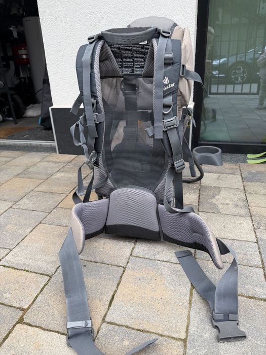 Раница за носене на дете Deuter