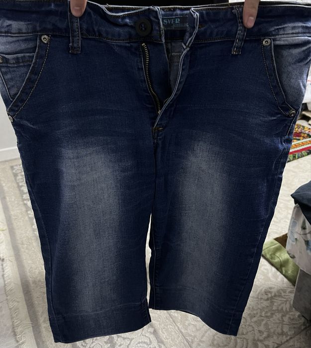 Продам джинсовые шорты