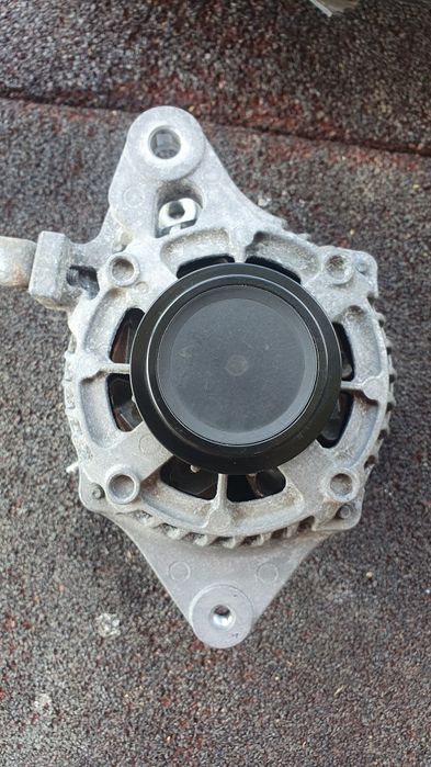 Alternator toyota avensis t27