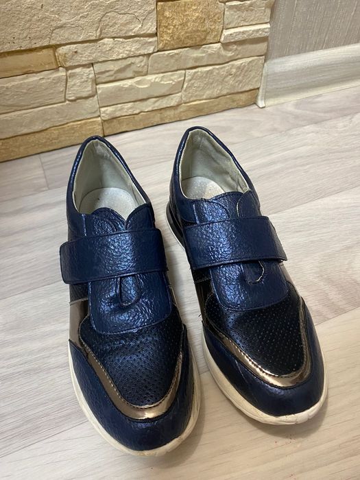 Продам ботинки для девочки