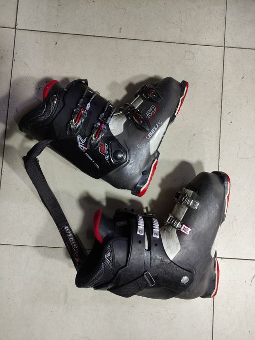 Горнолыжные ботинки