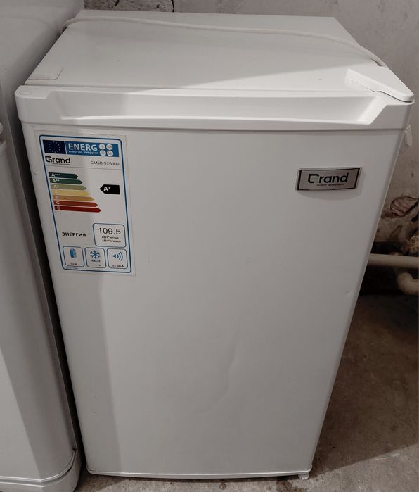 Продам холодильник офисный