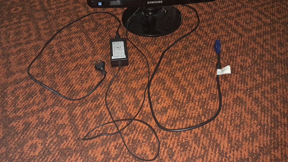 Монитор Samsung SyncMaster Sa100