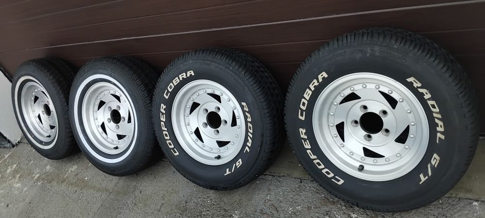 Jante aliaj 5x114,3 retro R14 impecabile made in USA  Cooper Cobra Radial G/T
Anvelope 215 70 14 M+S
Import Olanda