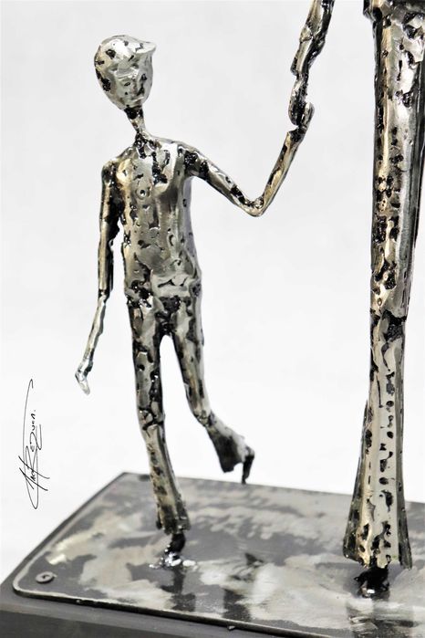 Sculptura Familie- fir otel Andrei Ghita -metal sculptor